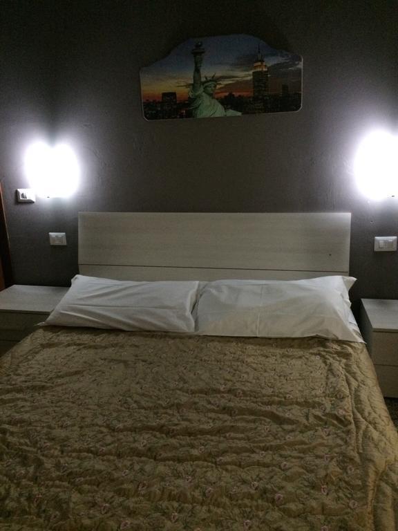 B&B Residenza Paradiso Μιλάνο Δωμάτιο φωτογραφία